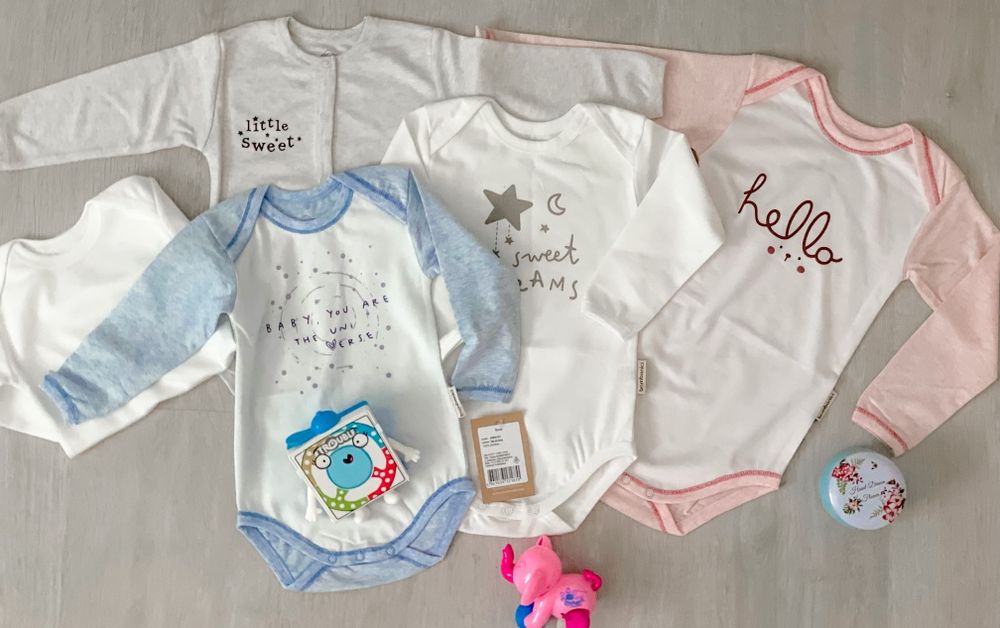 Vanzare angro stoc haine bebelusi