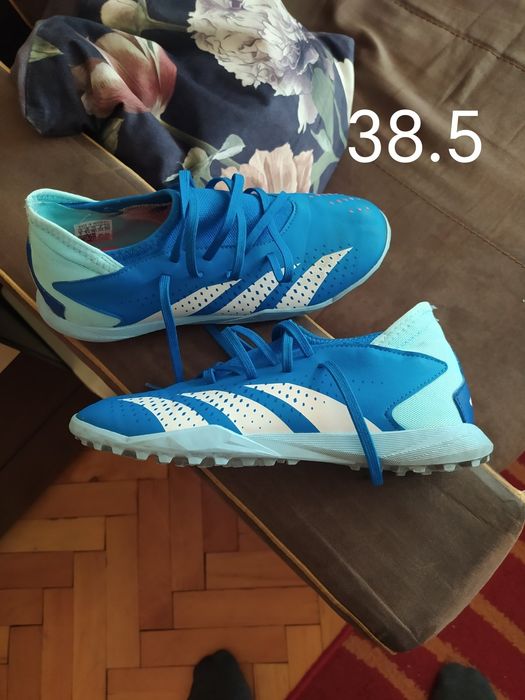 Футболни обувки nike,addidas