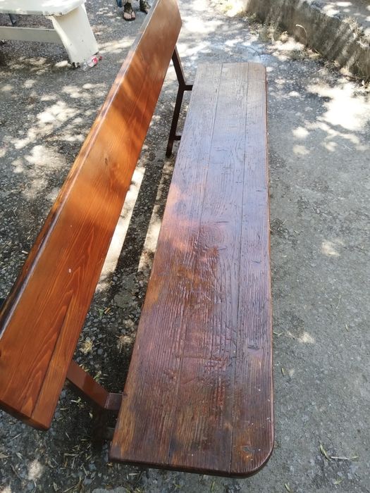 Маси с пейки от масивна дървесина