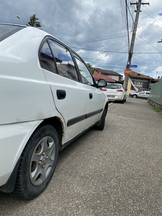 hyunday accent berlina