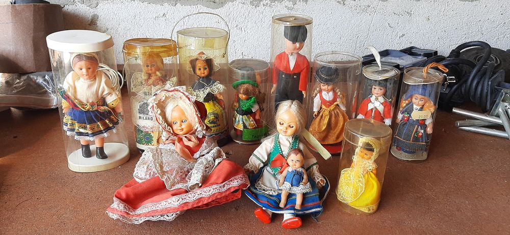 Ретро сувенирни куклички