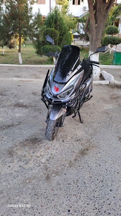 Tayger Skuter sotiladi 150kub
Prabeg 7000km
Xolati yaxshi yangi