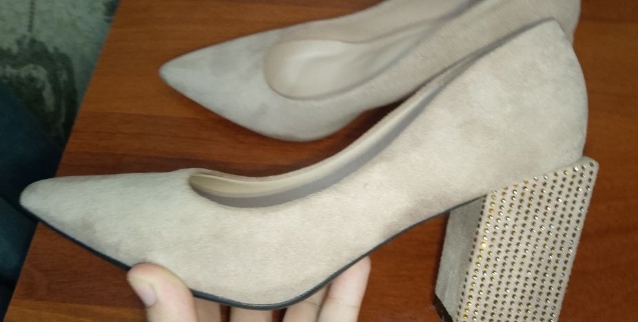 Ayol va qizlar uchun kastyum va Tufli xolati yaxshi