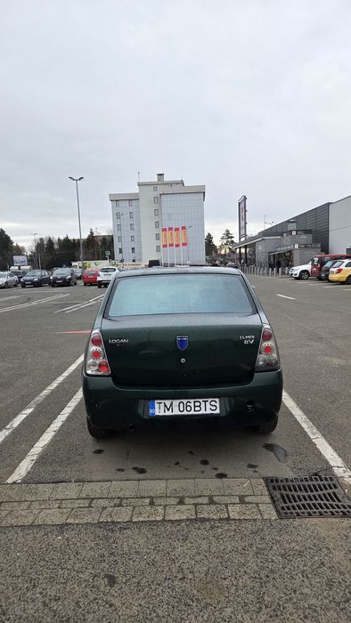 Vand Logan in stare perfectă de funcționare. An 2005 1.4 benzina. AC.