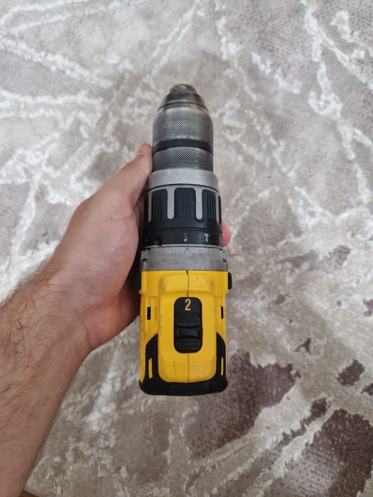 Masina de insurubat cu impact DeWalt