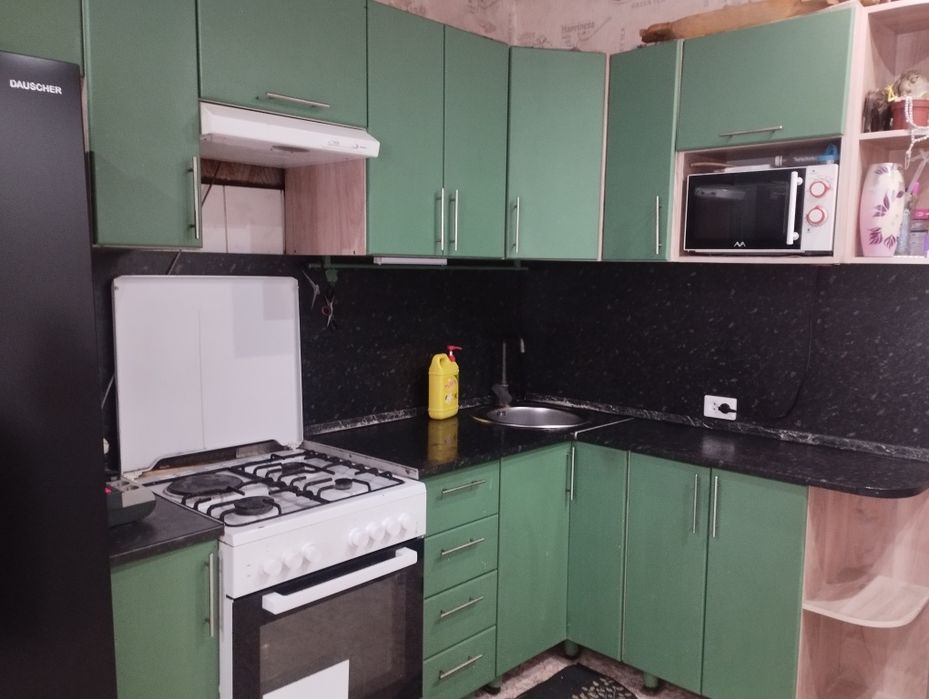 Продам кухонны гарнитур хорошом состояние