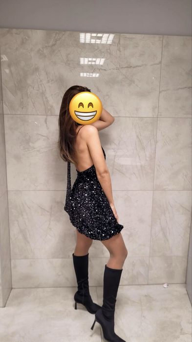 Рокля Zara тип балон с пайети и гол гръб