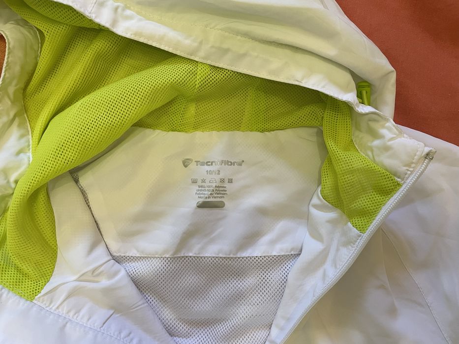 Тенис Дрехи-Екипи