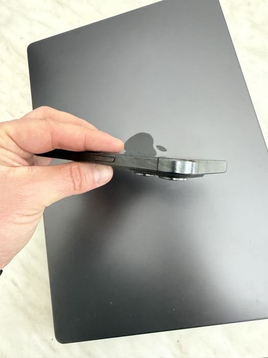 Iphone 15 pro 128Gb black titanium