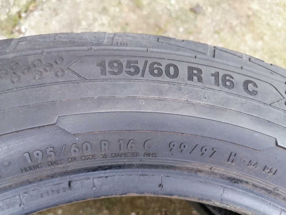 195/60/16 2бр.Continental Бусови гуми