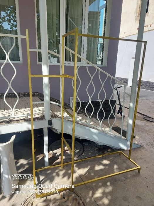 Золотые вешалки лофт