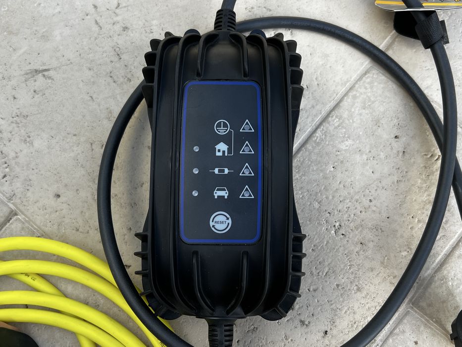 Încărcător masina electrica Original VW / Audi / Skoda / Seat (Priză Normală 220V) - Cod 12E971675BS