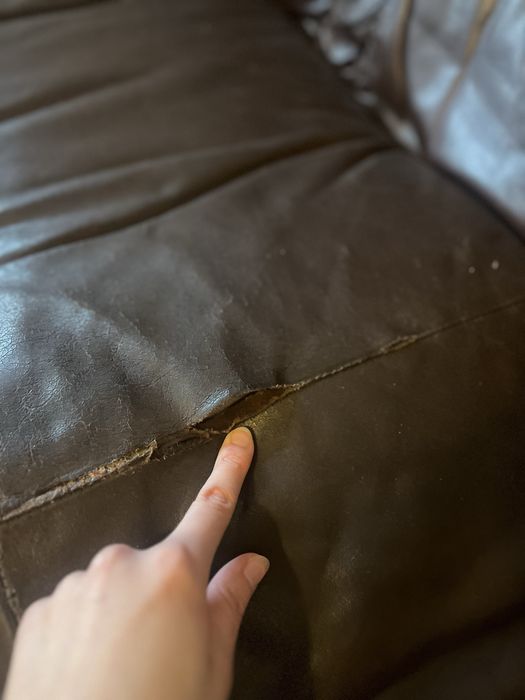 Set canapea si fotolii antice din piele si lemn solid