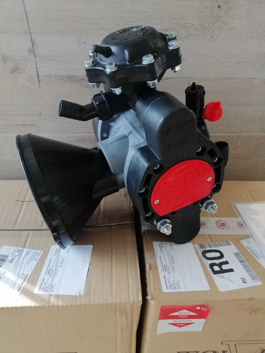 Pompa met polonez Pompa Erbicidator cu Membrana si Piston