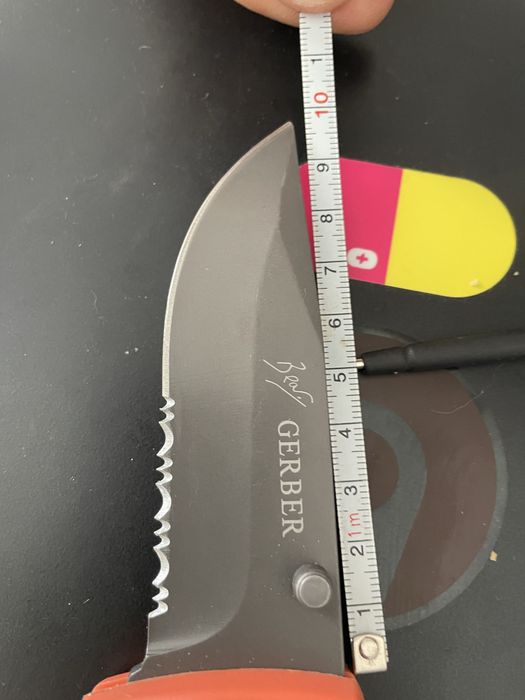 briceag victorinox bear grils