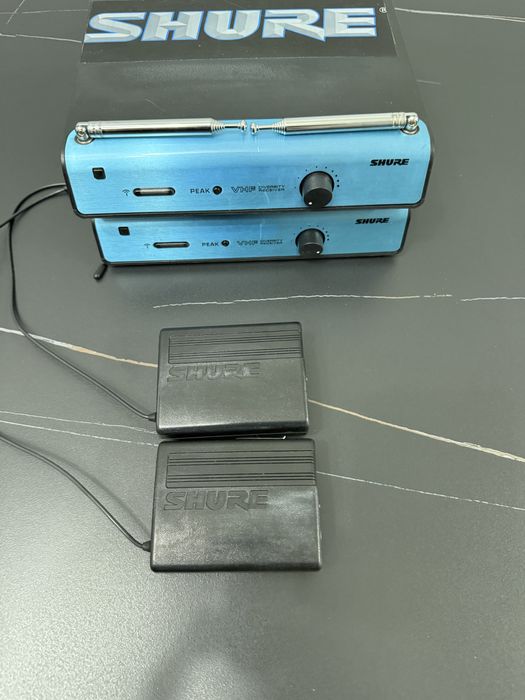 Два трансмитера и ресивера Shure