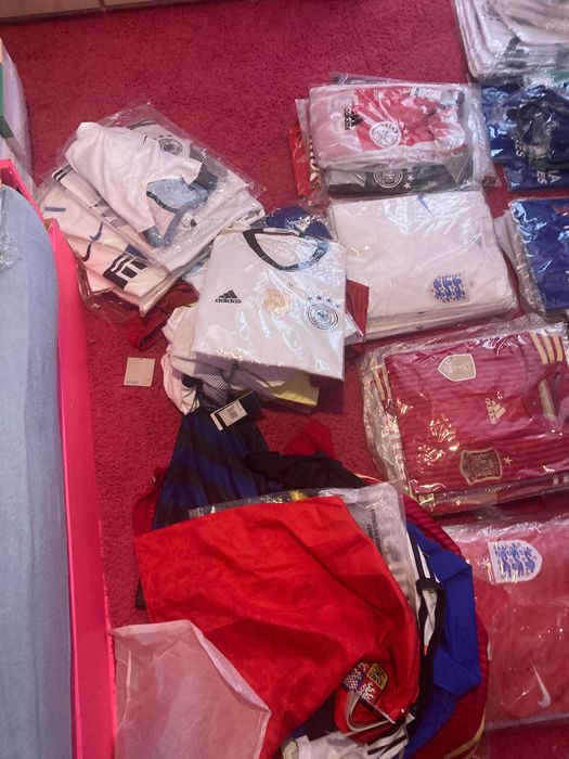 Футболни тениски 155бр само на едро