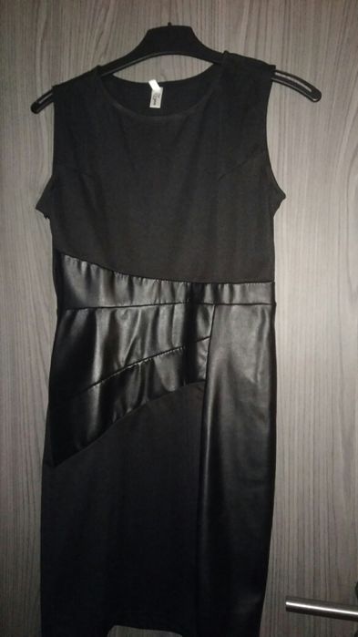 Rochie neagra cu imitație piele