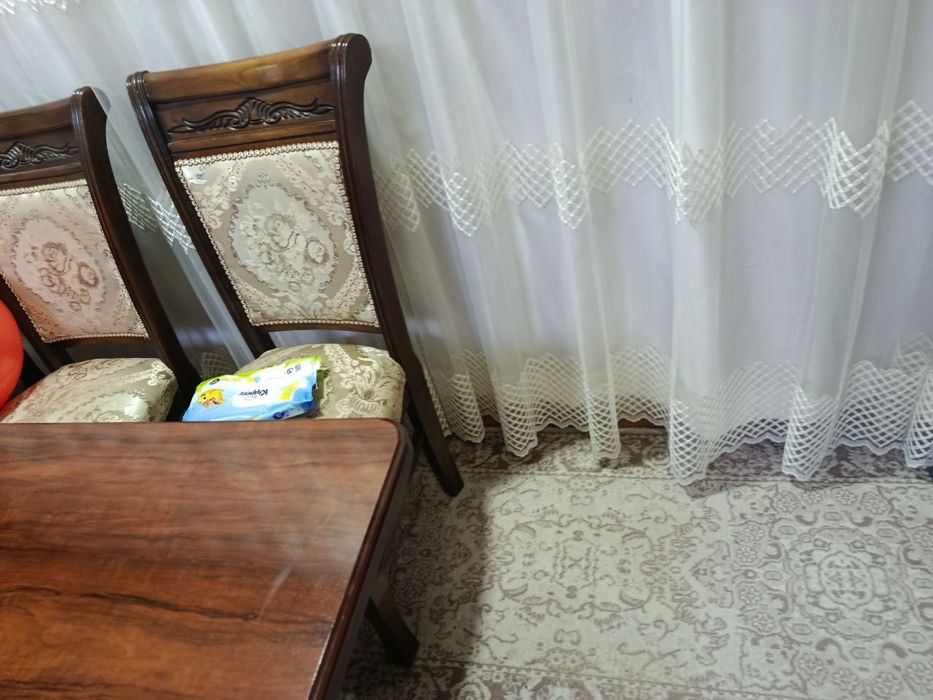 Стол и стулья комплект