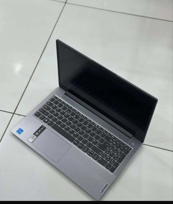 Laptop Lenovo Gri