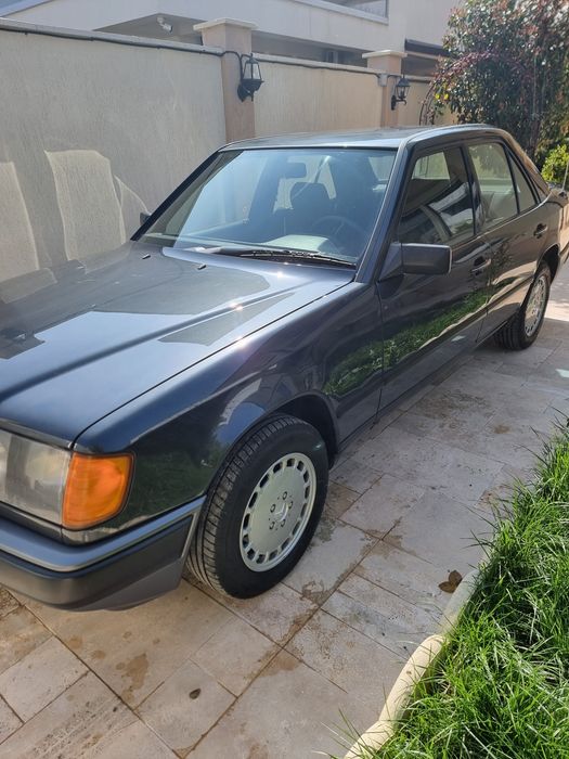 Mercedes Benz  300 E an 1988