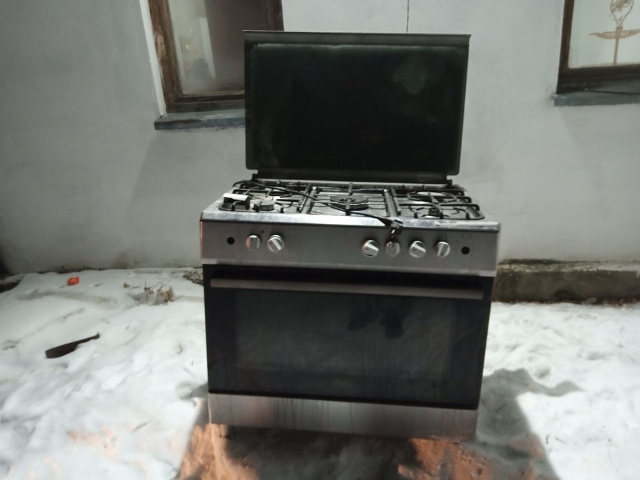 Продам газ плиту