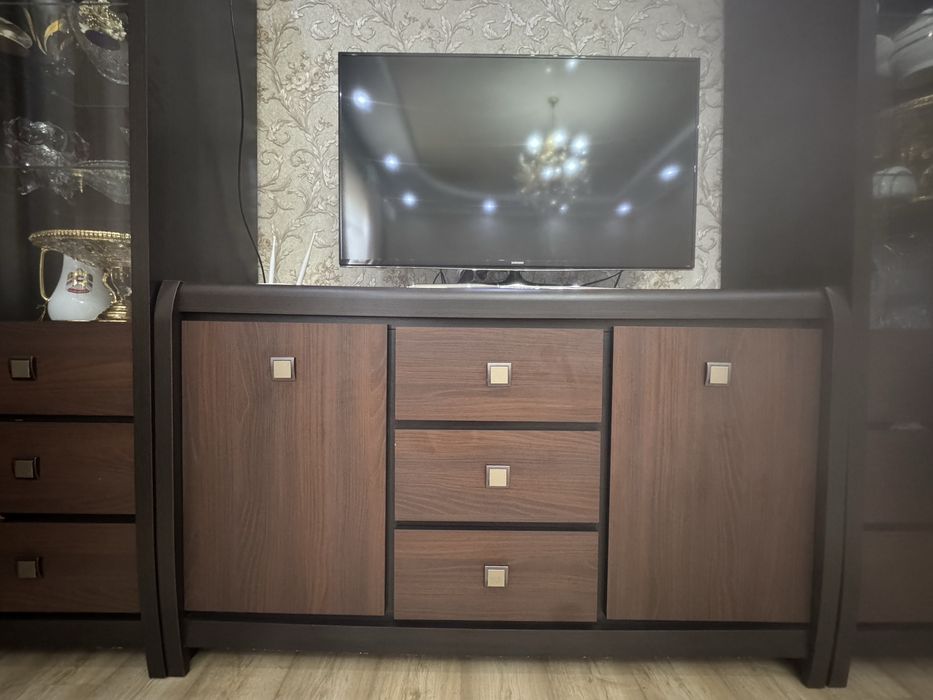 Продам мебель для гостинной , стенка