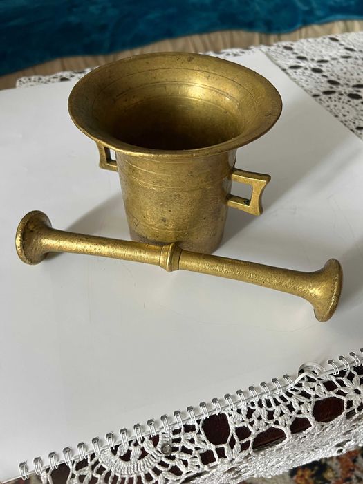 Mojar din bronz si pistil