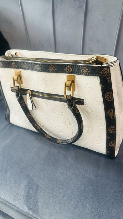 Дамска чанта Guess
