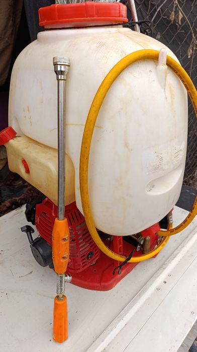 Опрыскиватель бензиновый