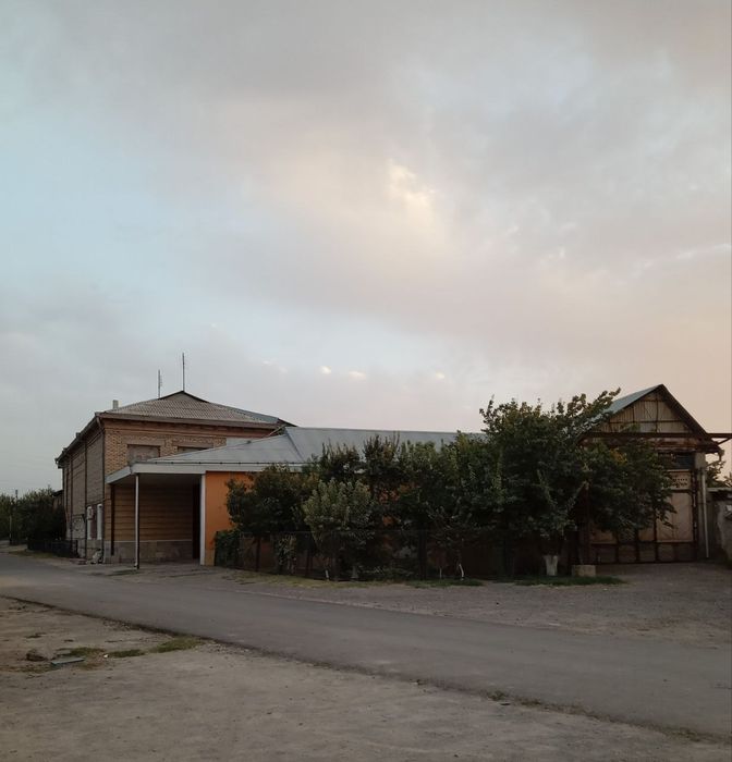 Срочна сотилади Участка,ховли,коттедж