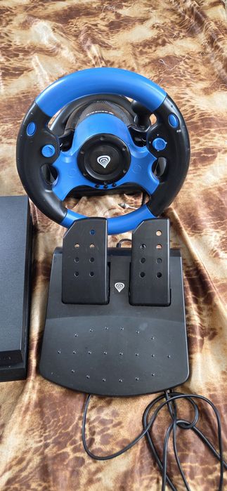 комплектPS4 + 2 джойстика + волан + 12 игри – Всичко работи!