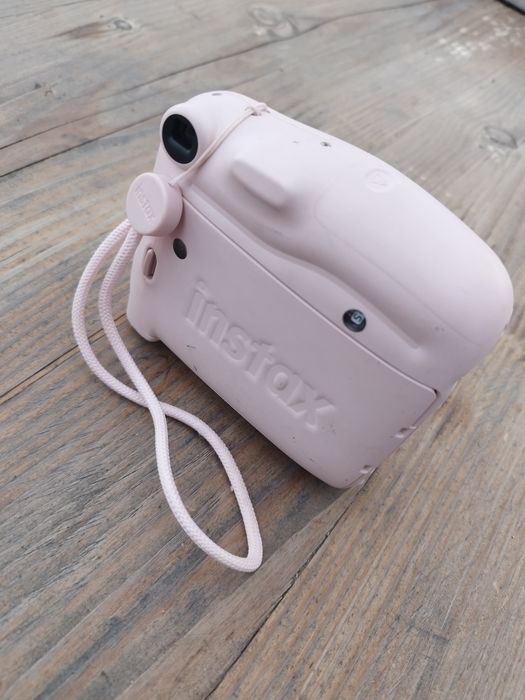 Моментен фотоапарат Instax mini 11