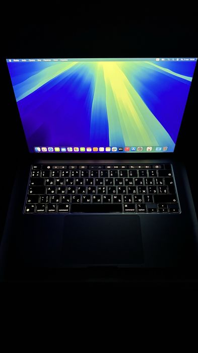 Срочно MacBook Pro M1 8Gb/256Gb Touch Bar Touch ID