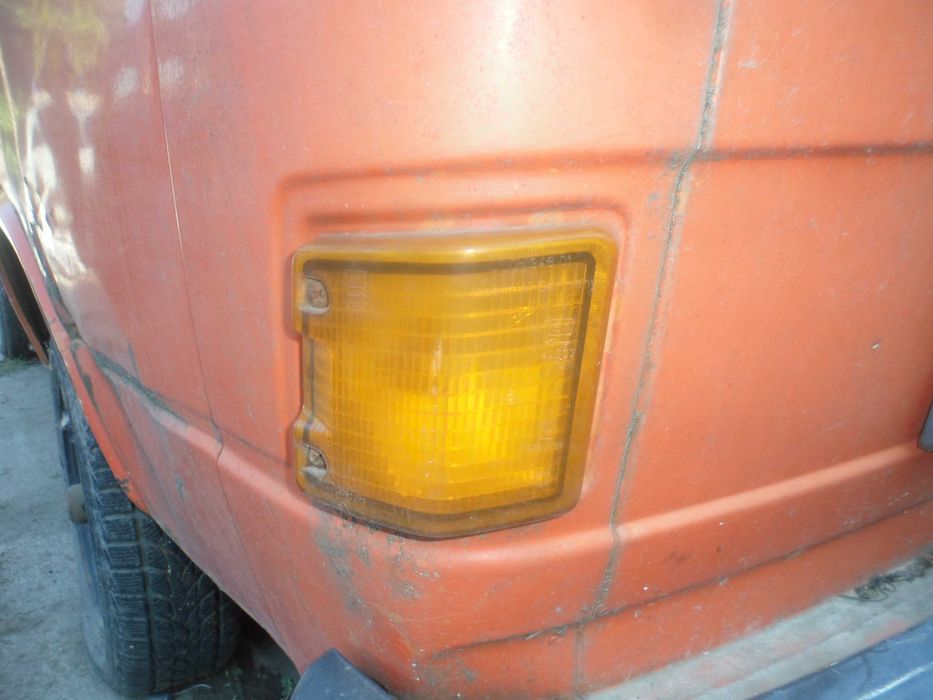 Десен мигач за Фолксваген Транспортер Т3 1.6Д 93 год. гр. Плевен ...