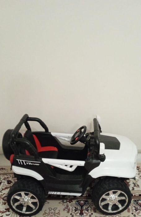 Продам Машыну для Детям.