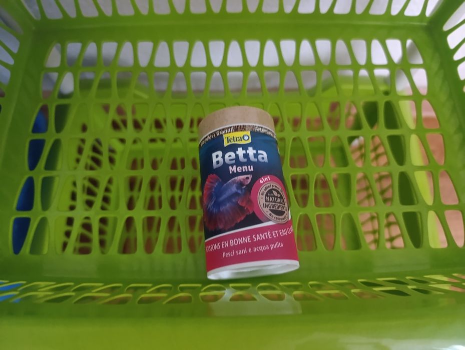 2 аквариума с рыбками за 10000