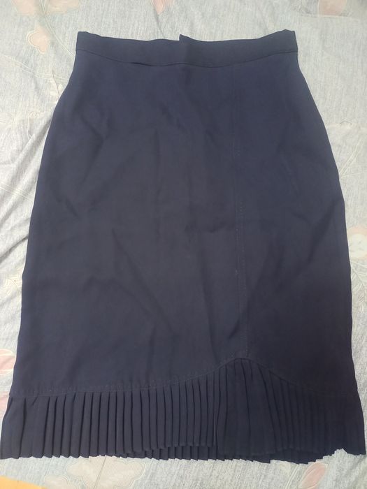 Костюм юбка. Кизил ва кук рангда. Размер xl.