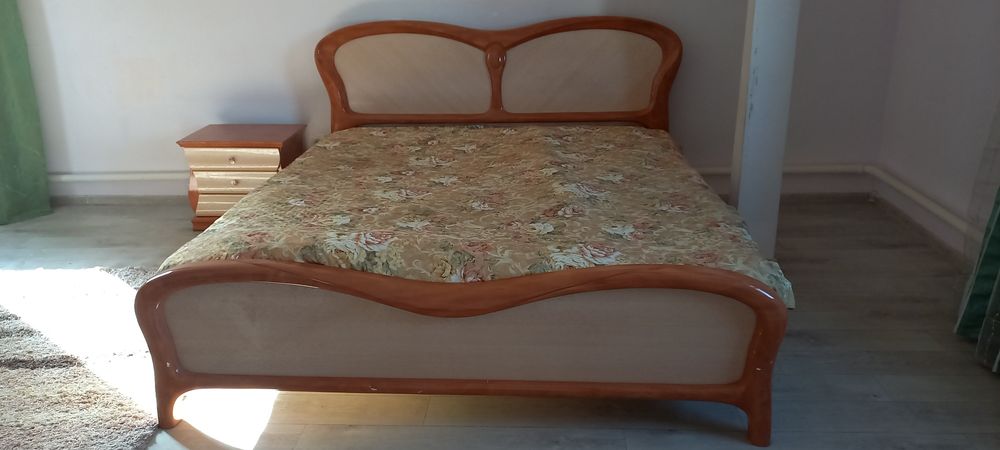 Продам спальный гарнитур