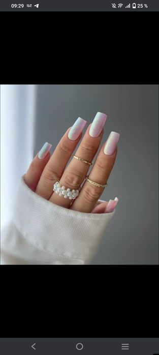 Маникюр, наращивание ногтей.