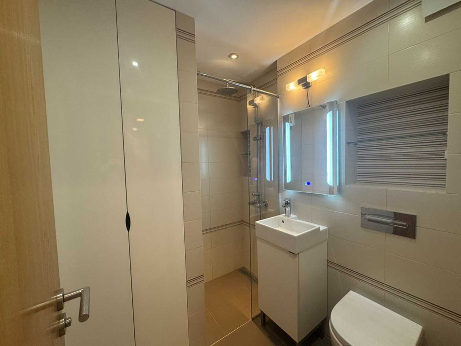 Дава се под наем Четиристаен апартамент в София, Оборище - 86 кв.м за 1240 € - Снимка #8