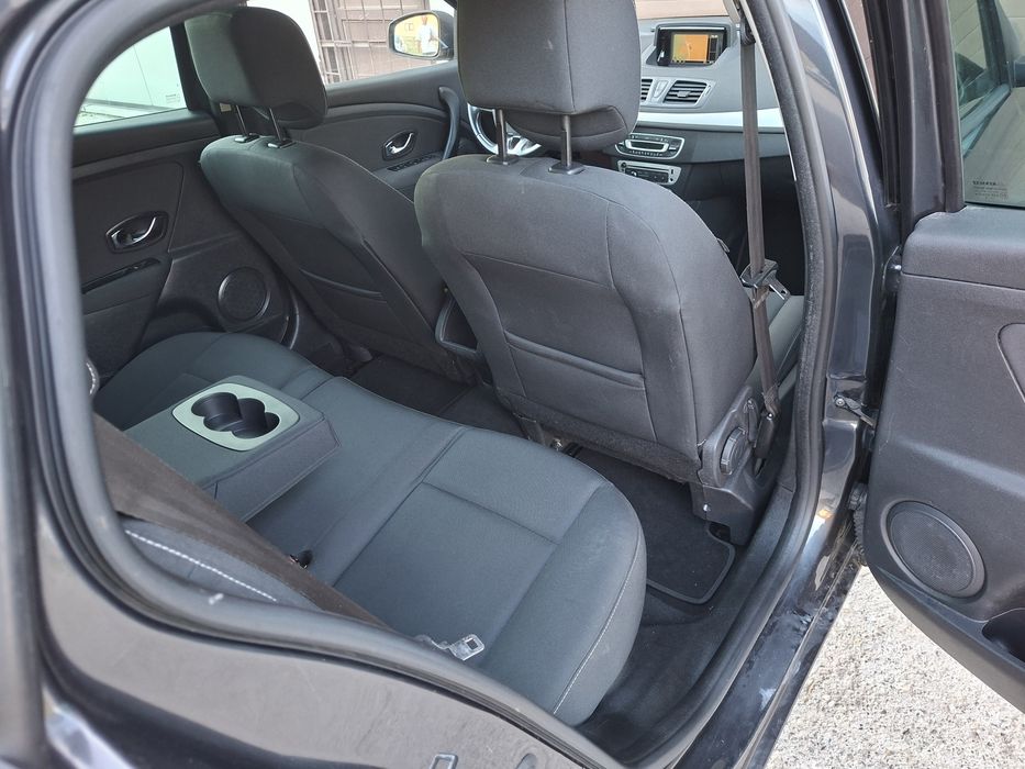 Renault Megane 3-an 2013-1.5 Dci110-6+1 trepte-navi-euro 5-parc auto-rate Tbi-nr rosii