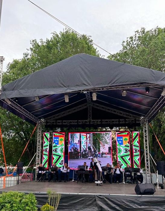 Scena pt concerte cu sonorizare si lumini.Preturi NEGOCIABILE