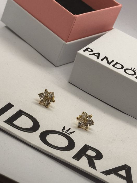 Пандора обеци Pandora