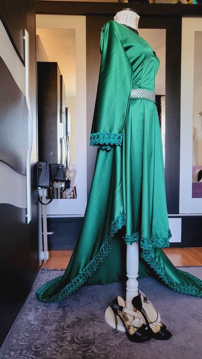 Rochie elegantă cu trena