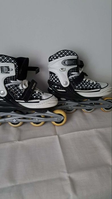 Vând Role/Patine de adolescenți