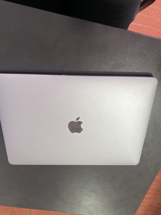 MacBook Pro m1 99 emkost 8/512