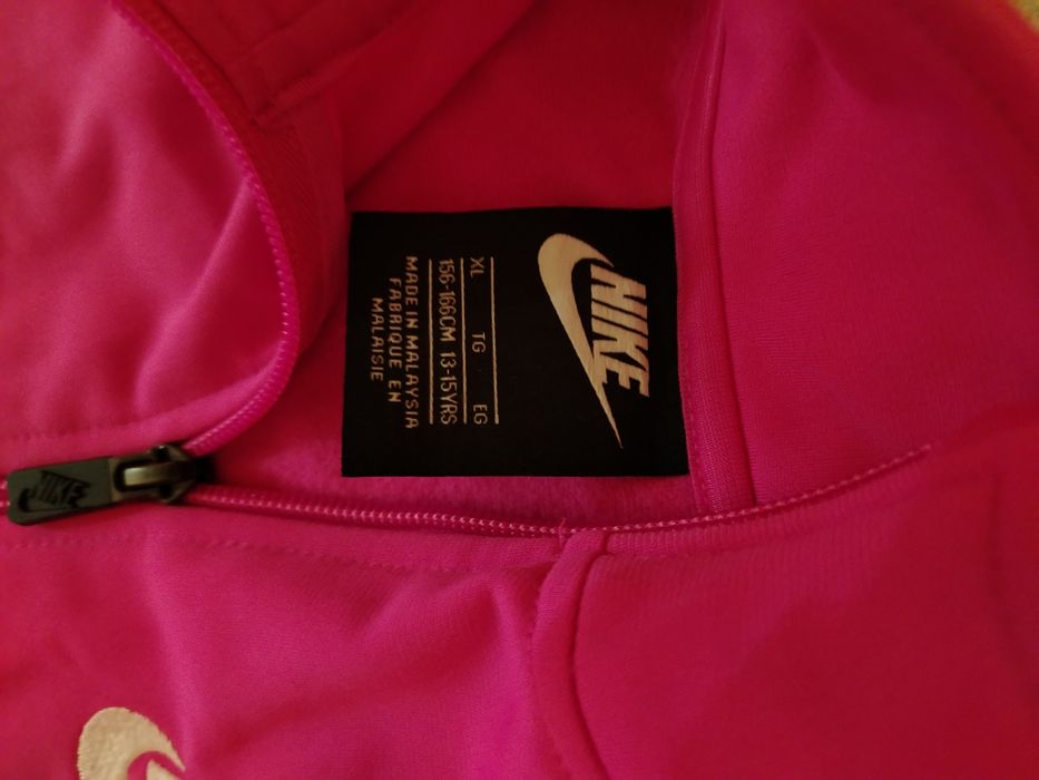 Страхотен оригинален екип NIKE
