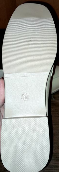 Мокасина янги кийилмаган