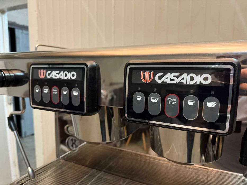 Espressor Casadio Dieci + rasnita Casadio Enea + dedurizator